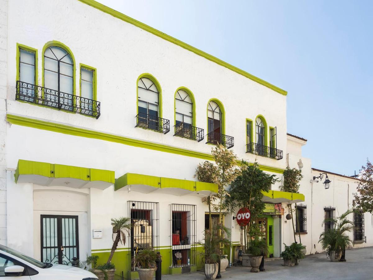 Oyo Hotel Hare Krishna 몬테레이 외부 사진